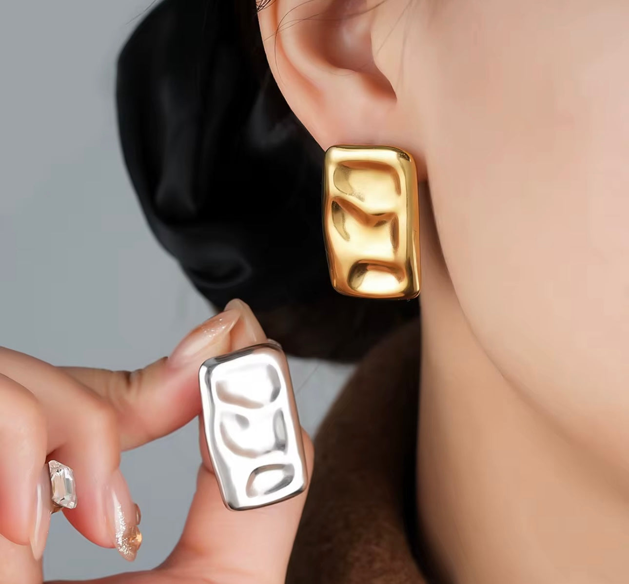 Selena Gold Stud Earrings