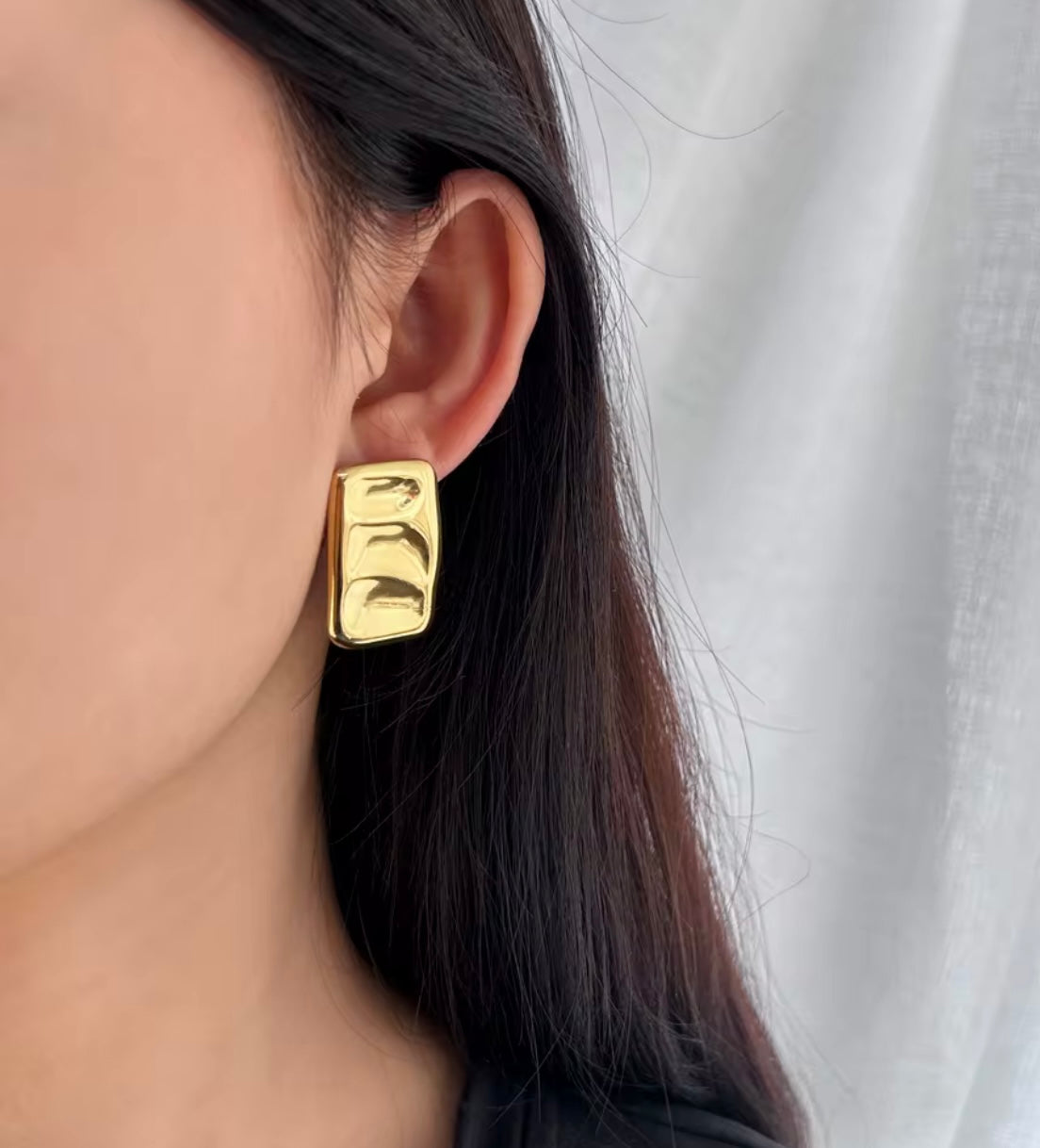 Selena Gold Stud Earrings