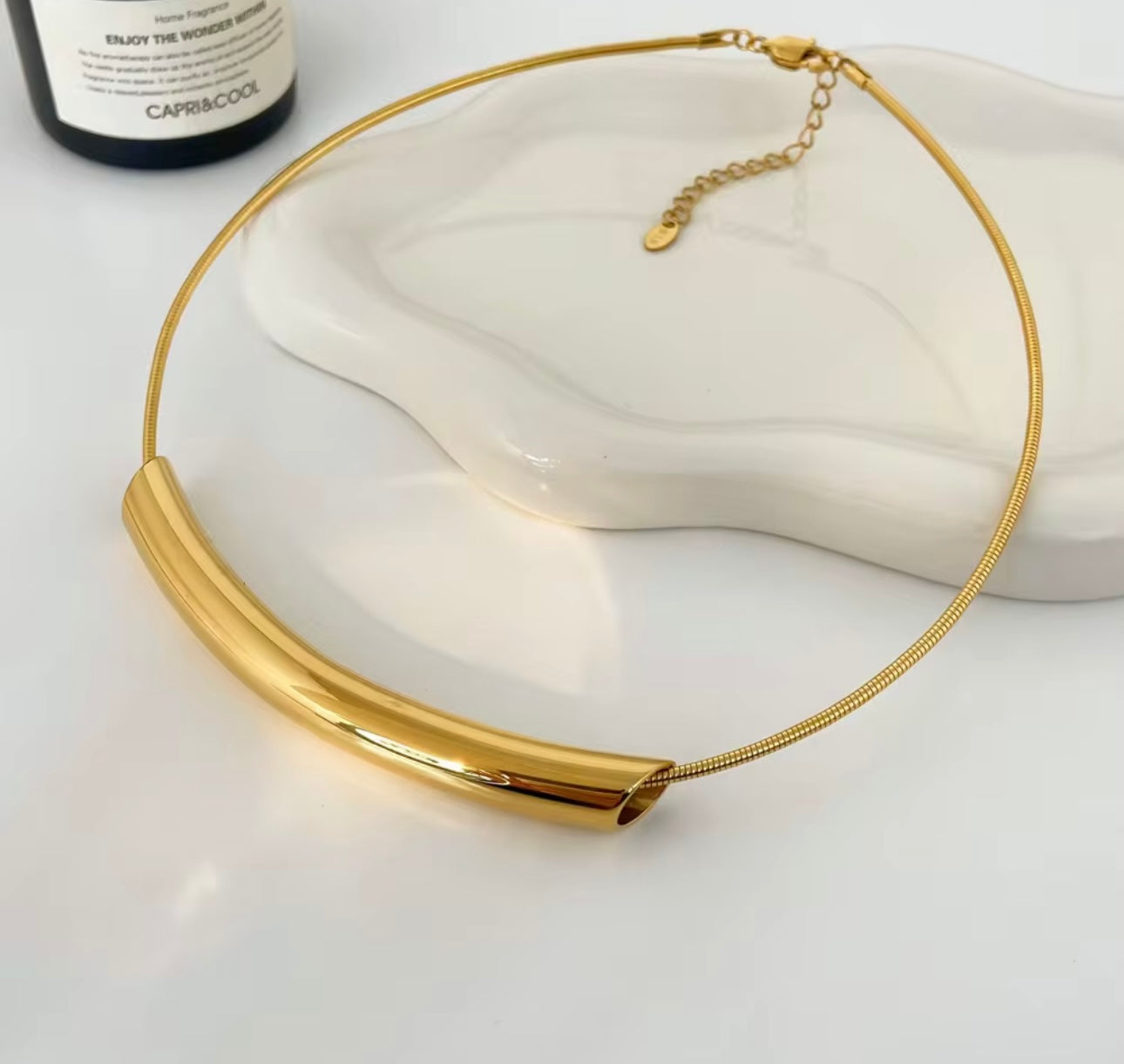 Gold Tone Polished Curved Collar Necklace