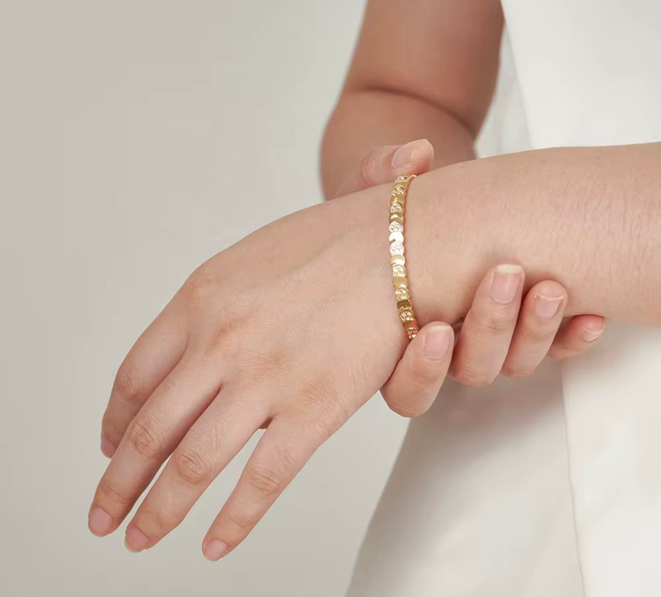 Luxury Retro Gold Bracelet