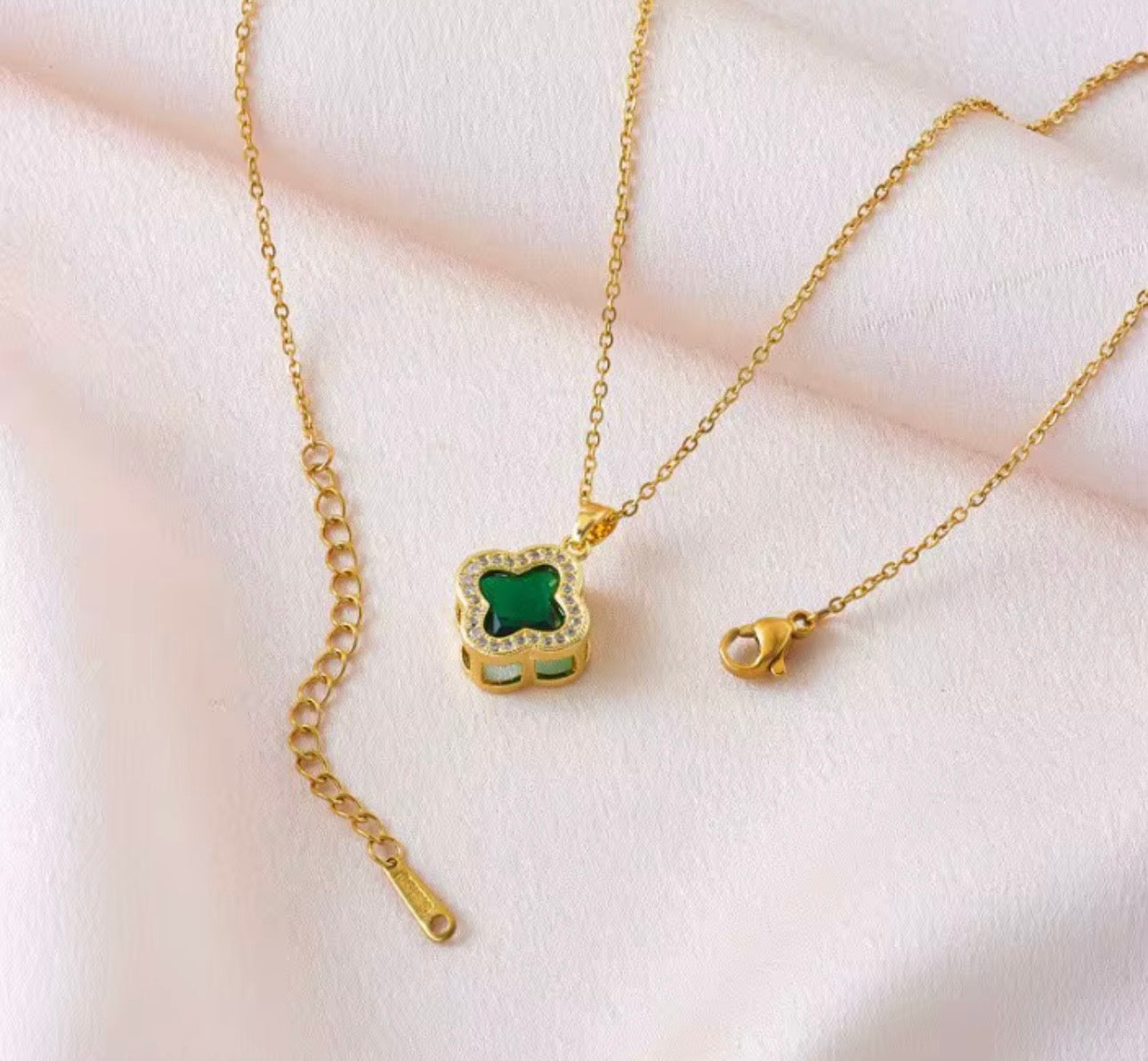 Lucky Star Green Clover Pendant Necklace