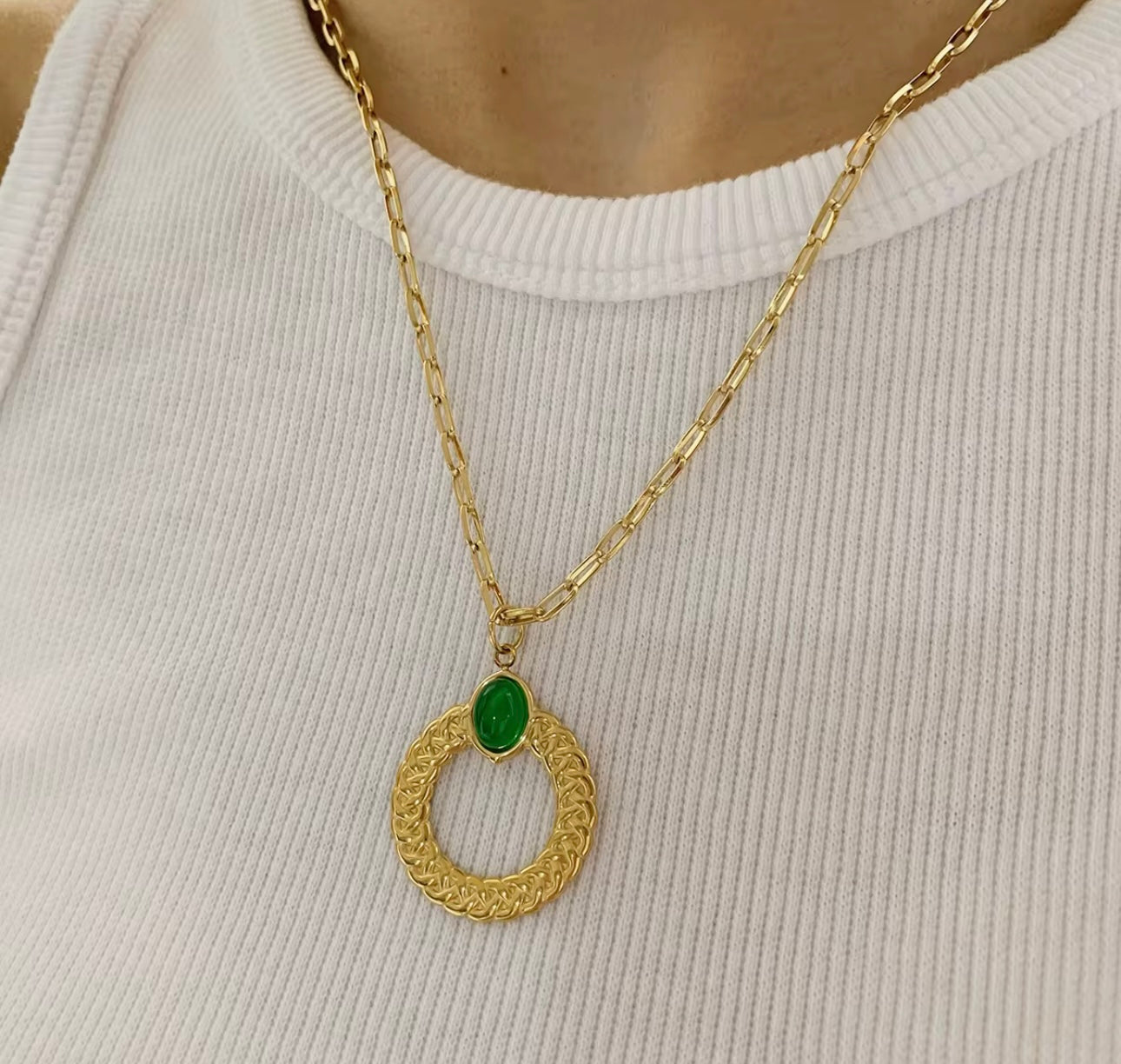 Green Agate Round Pendant Necklace