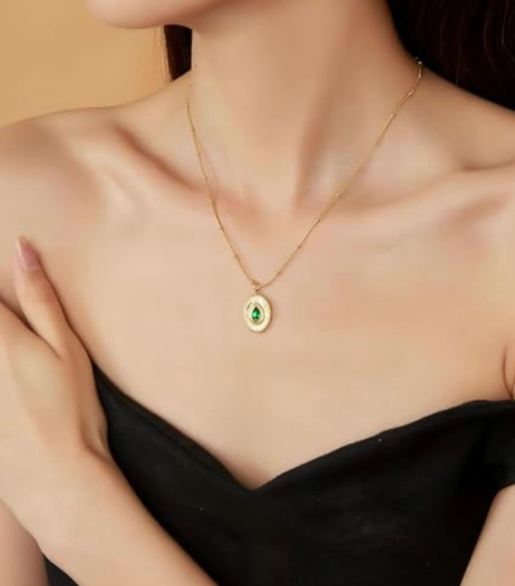 Green Onyx Pendant Necklace