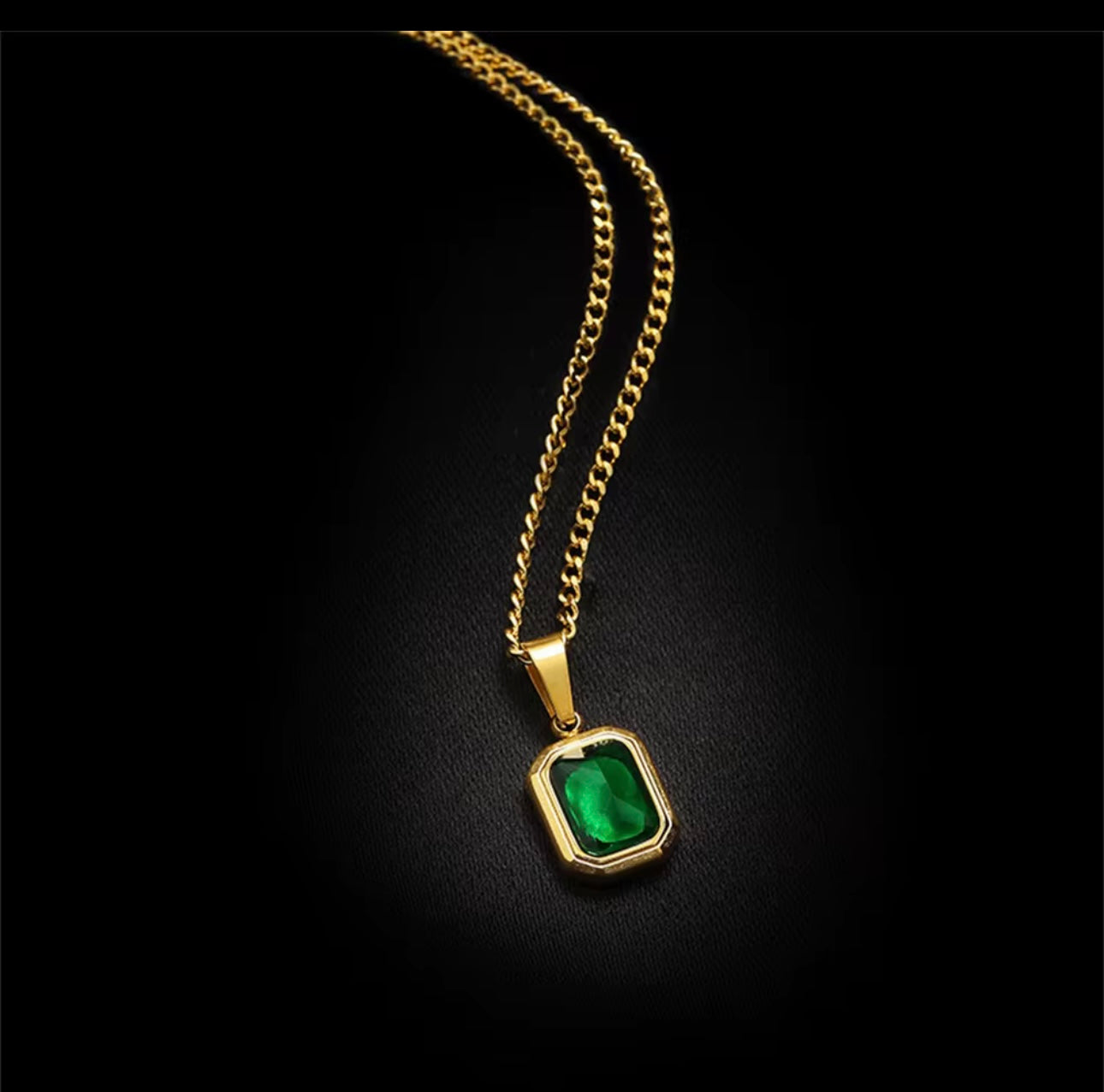 Gold Green Emerald Pendant Necklace