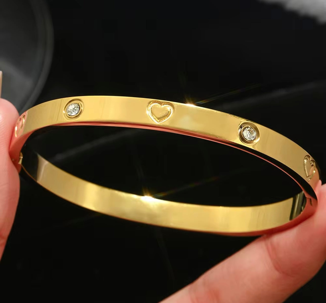 Luxury Gold Heart Bangle Bracelet