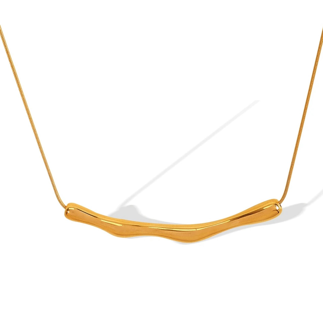 Aura Curved Gold Necklace