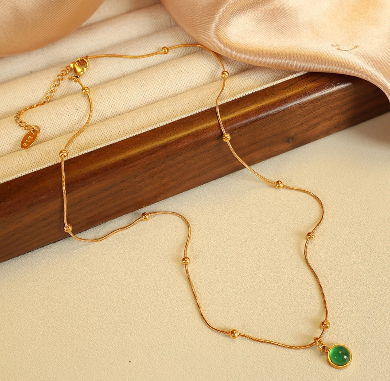 Parisian Emerald Green Necklace
