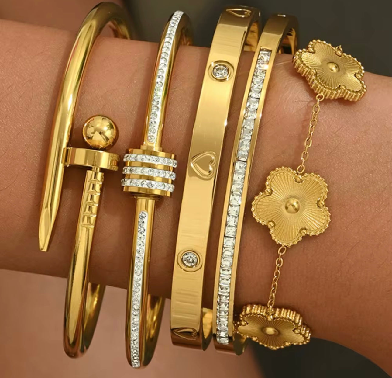 Aurora Gold Elegant Nail Screw Bracelet