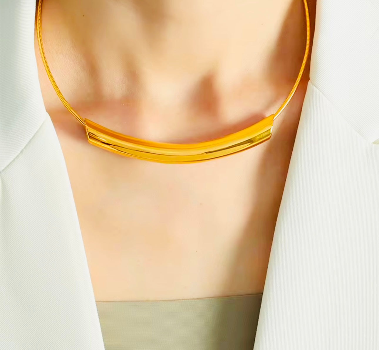 Gold Tone Polished Curved Collar Necklace