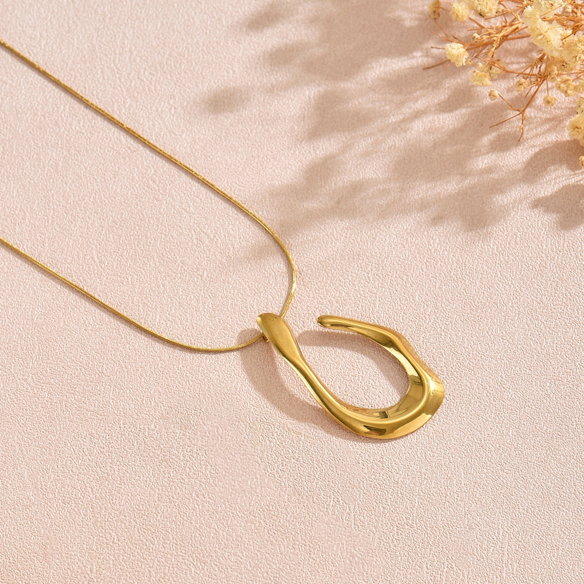 Clara Stylish Necklace Set