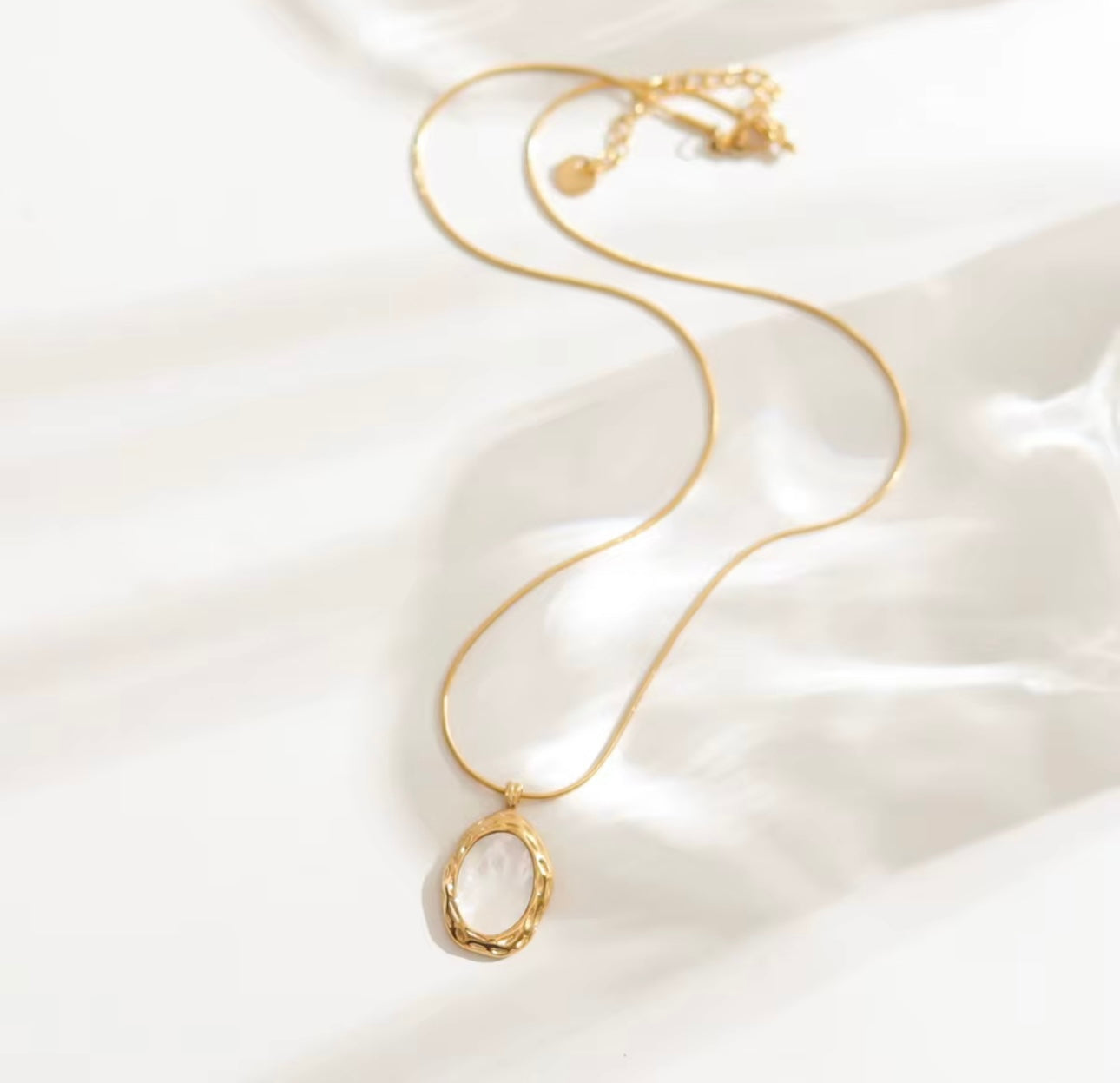 Chic Square Baroque Pearl Pendant Necklace