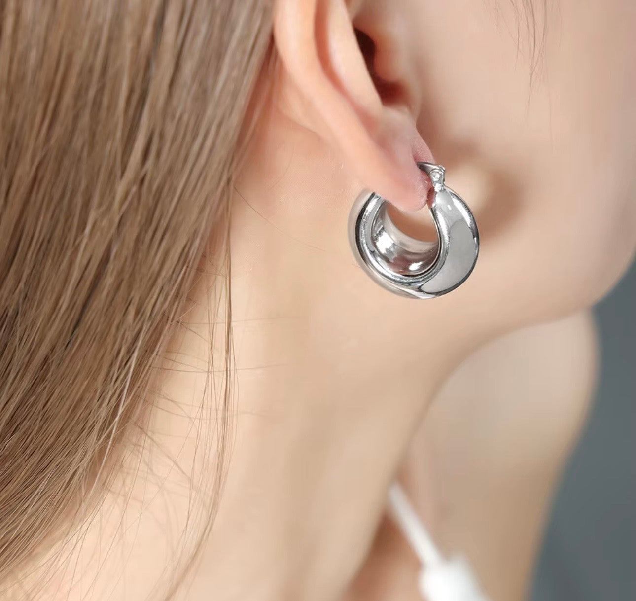 Lumina Chunky Hoop Earrings – Gold & Silver