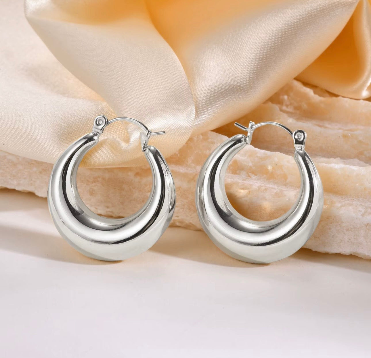 Lumina Chunky Hoop Earrings – Gold & Silver
