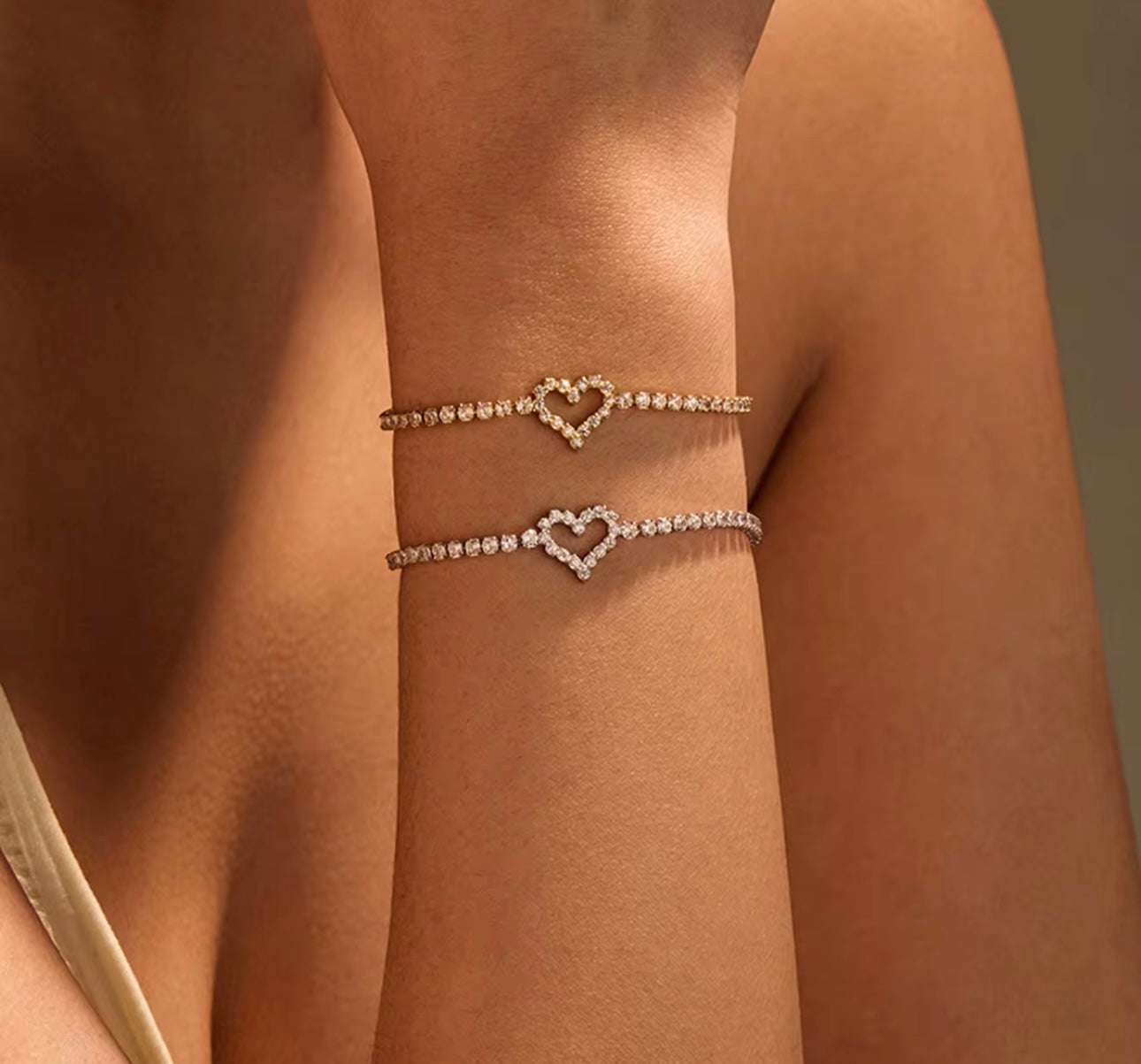 BELLA CRYSTAL HEART TENNIS BRACELET