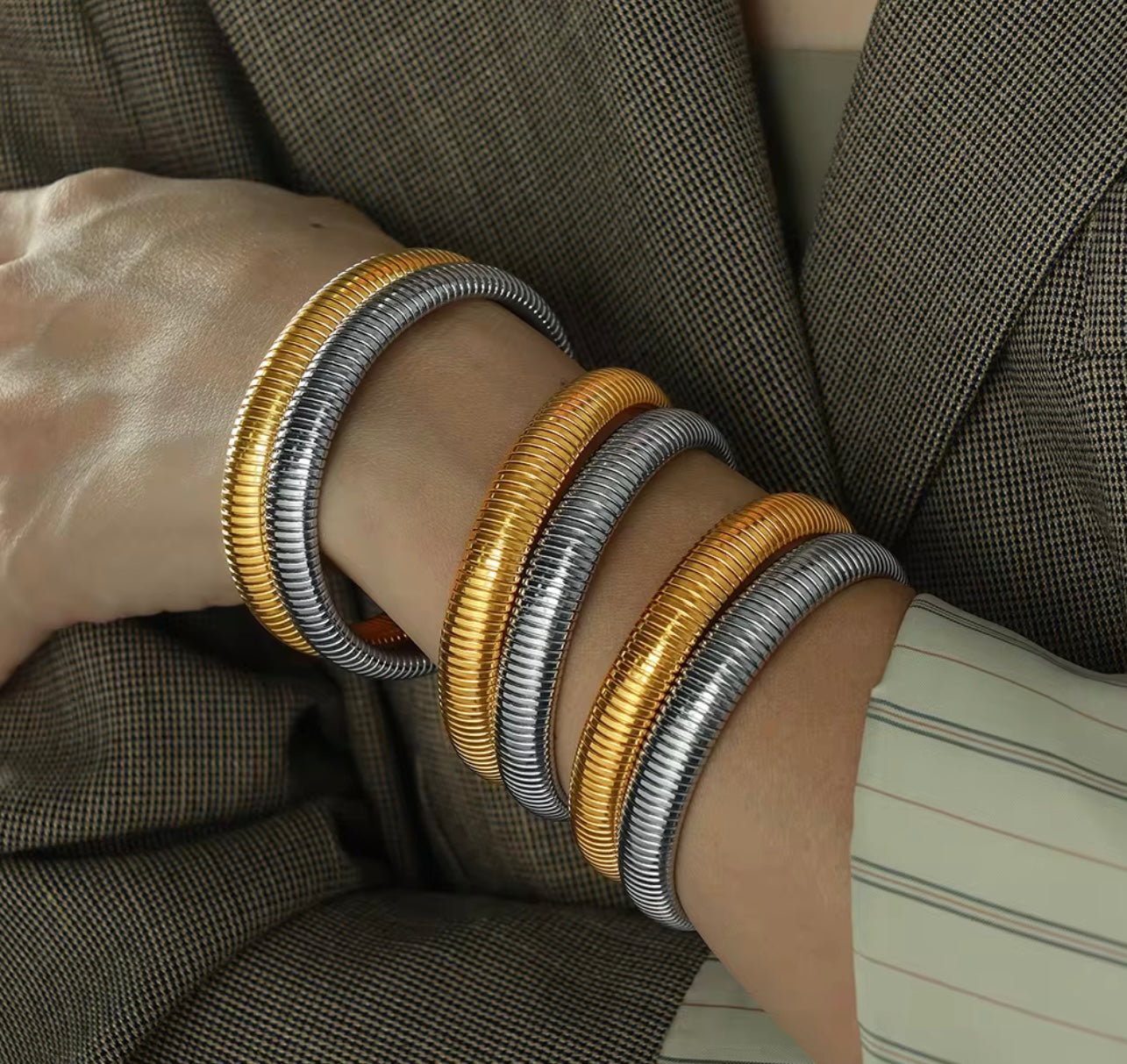 Cobra Gold Bangle Bracelet