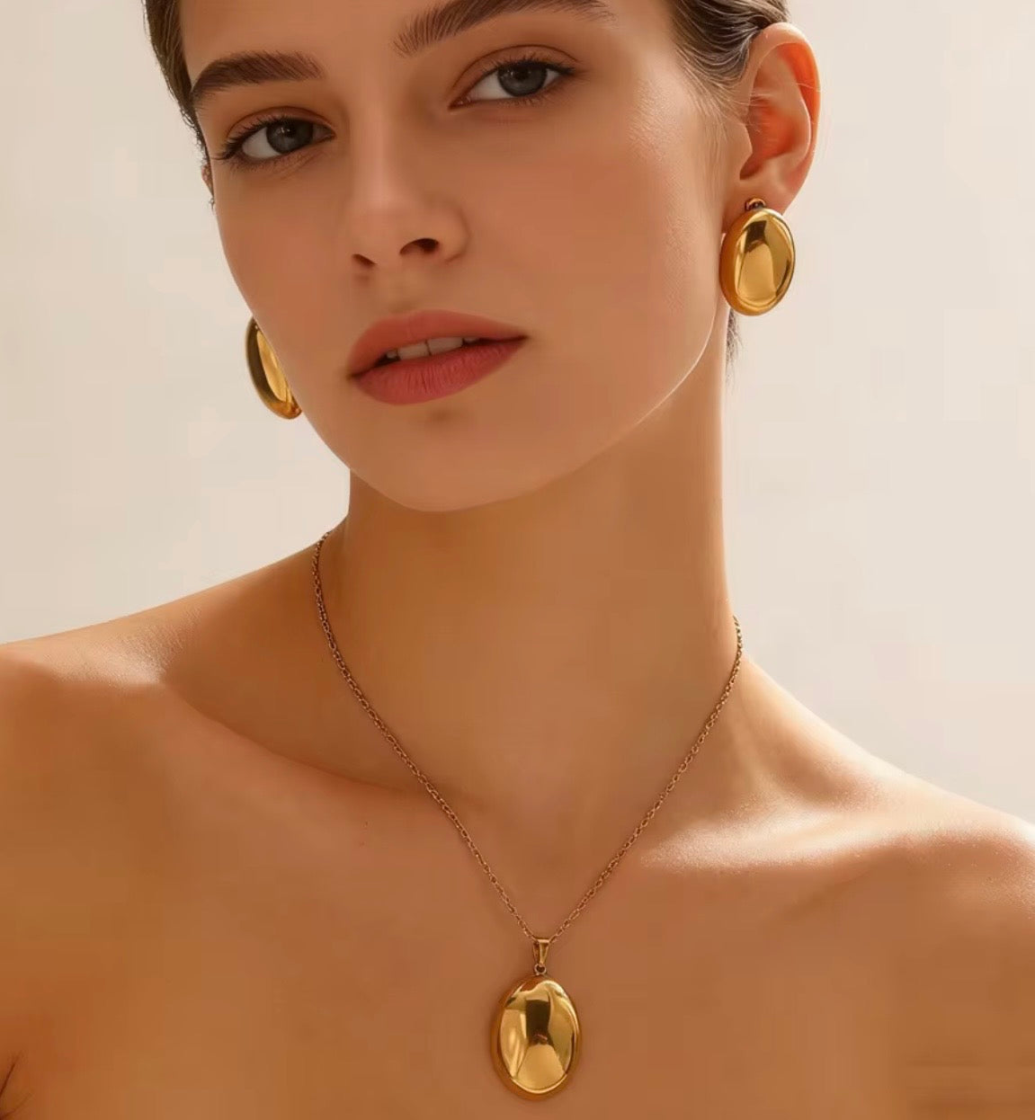 Elena Retro Gold Necklace Set