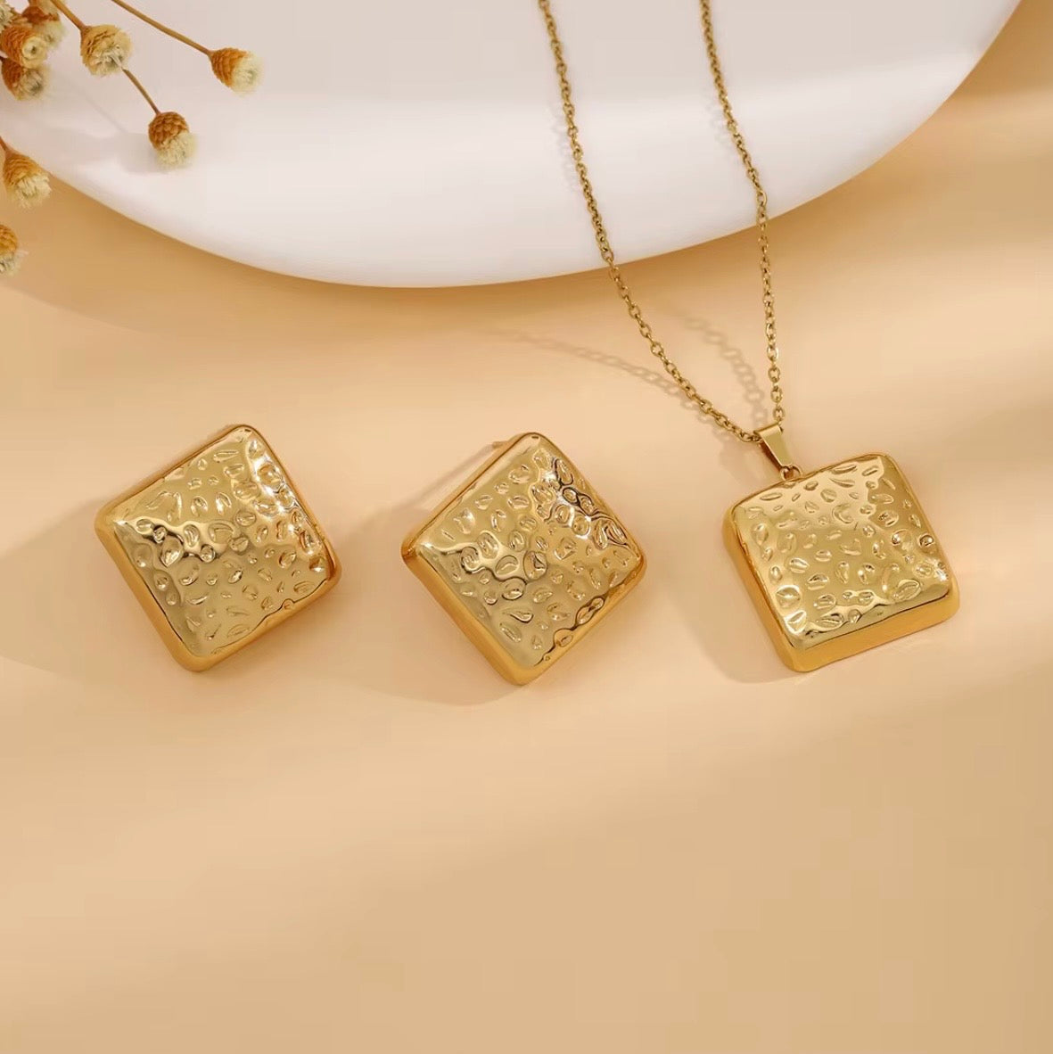 Daisy Square Necklace Set