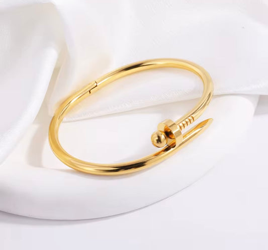 Aurora Gold Elegant Nail Screw Bracelet